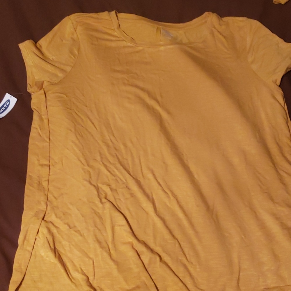 Mustard yellow tshirt